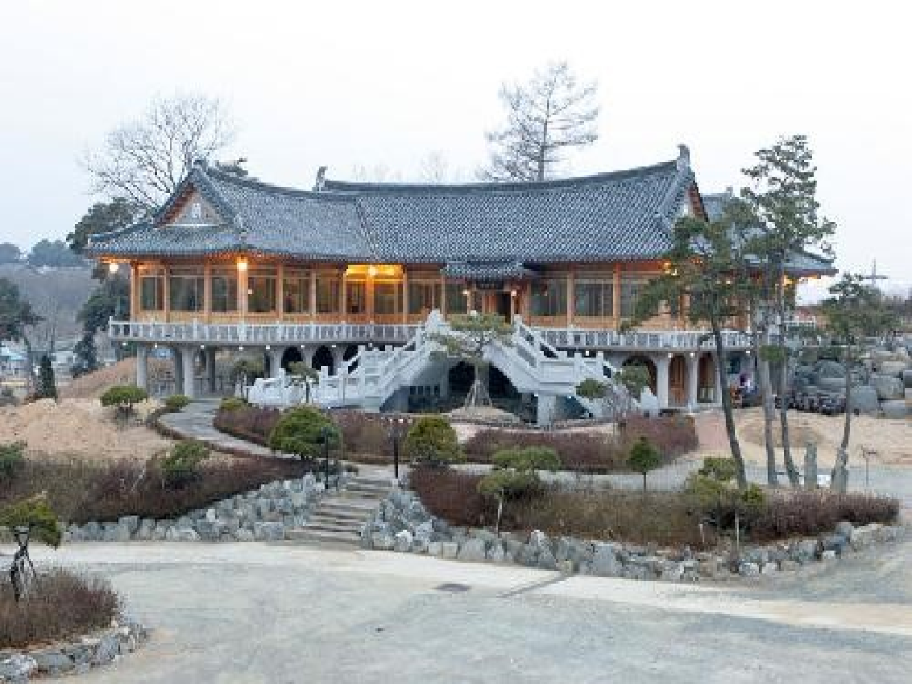 산하춘 관련 썸네일 이미지